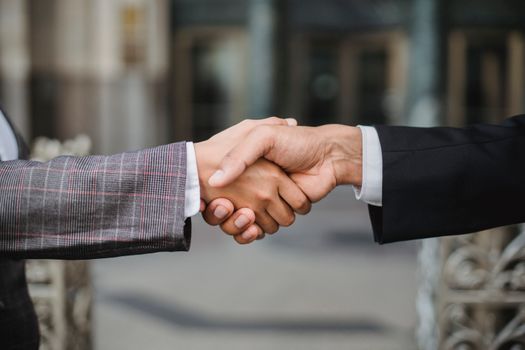 Opportunite business et poignee de main professionnelle